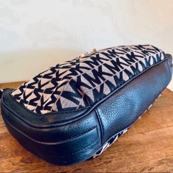 Michael Kors Canvas Leather Signature Shoulder Bag - Picture 3 of 7